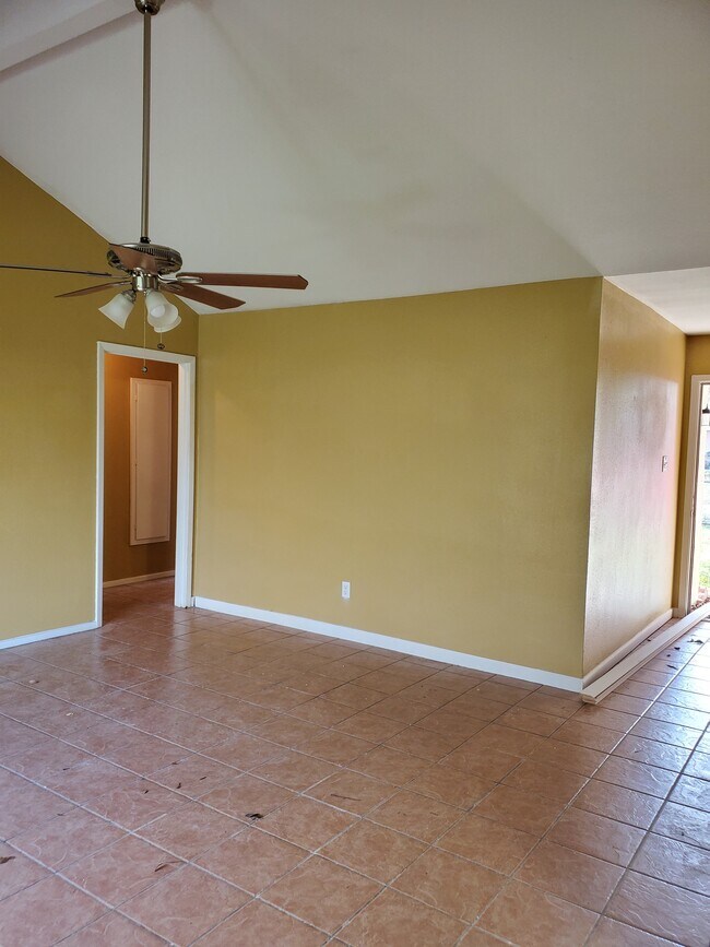 Sala de estar - 5818 Melanite