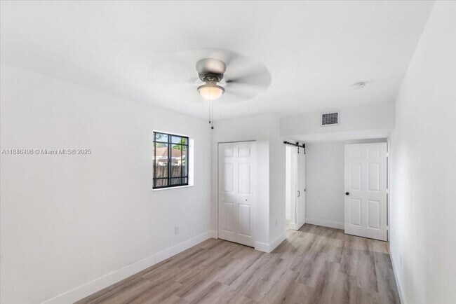 Photo - 1120 NW 106th St Unidad 1