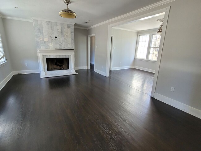 Photo - 6014 College Dr