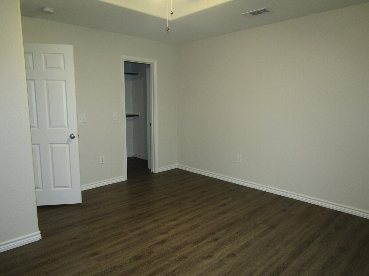 Photo - 355 Garrison Dr