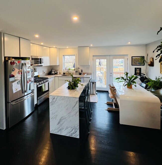 Photo - 7823 Charlesmont Rd