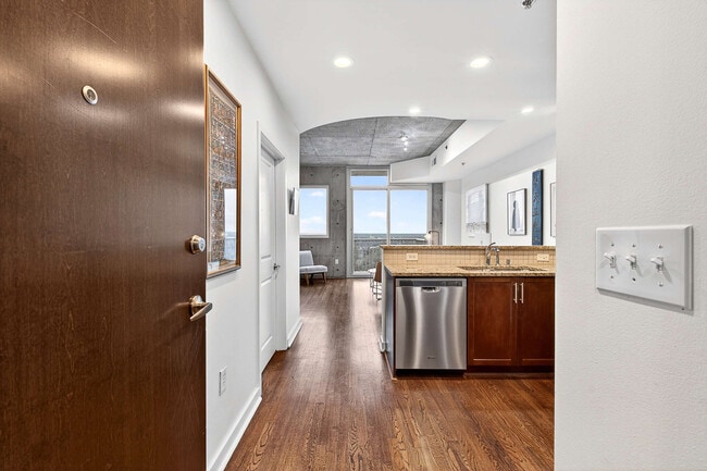 Photo - 855 Peachtree St NE