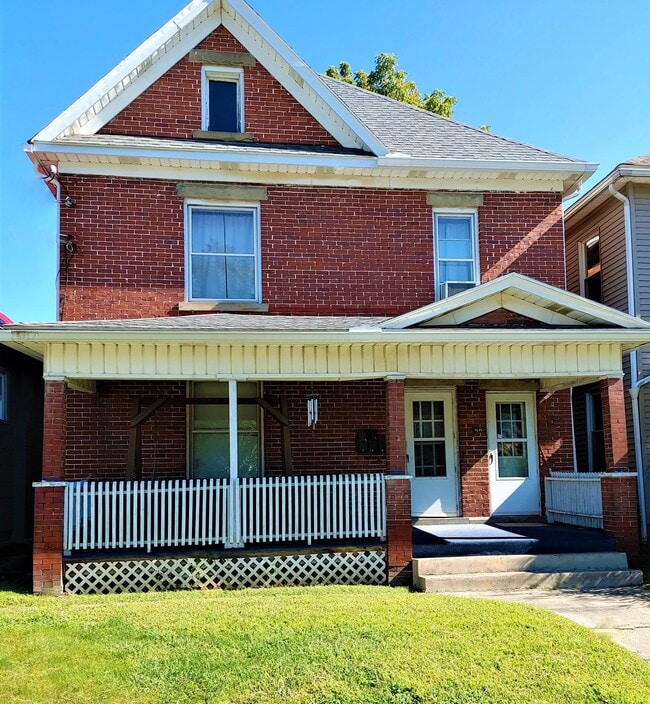 Building Photo - 1419 20th St Unit 4