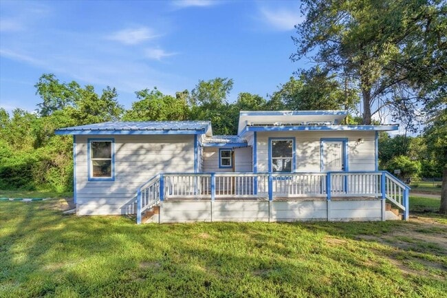 Photo - 877 Yaupon Dr
