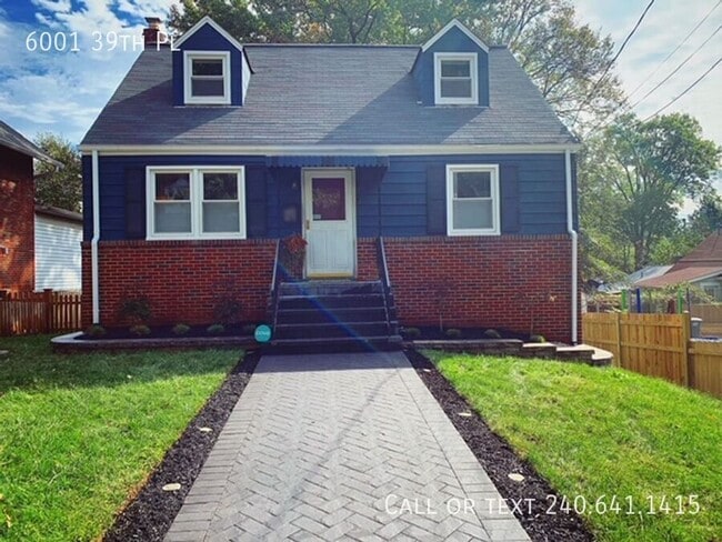 Building Photo - 6001 39th Pl