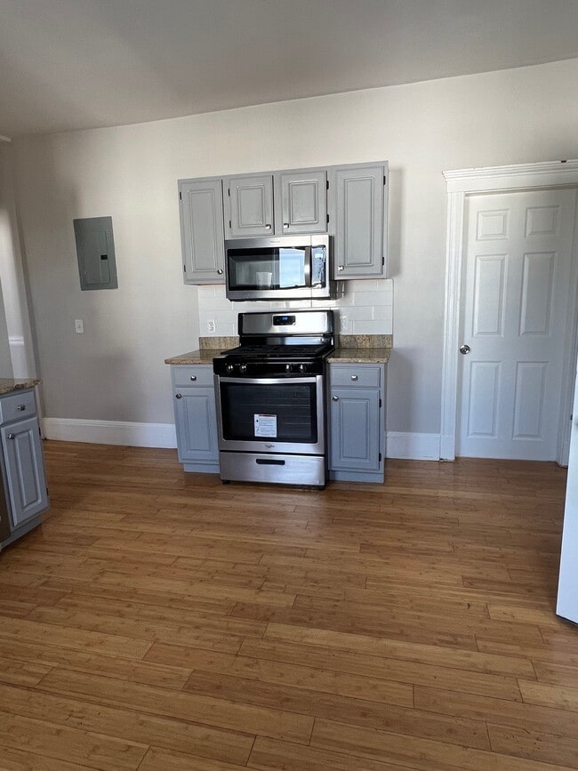 Photo - 21 Sutton St Apartments Unit 3