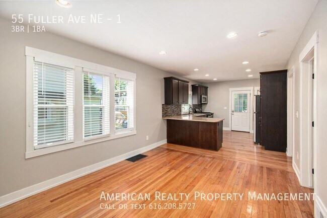 Photo - 55 Fuller Ave NE Unidad 1