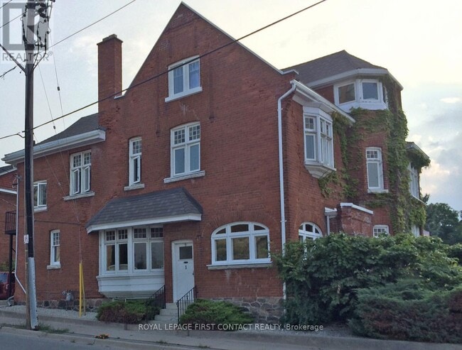 Photo - 9 Poyntz St Unit 1