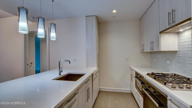 Photo - 15 Morris Ave Unit 507