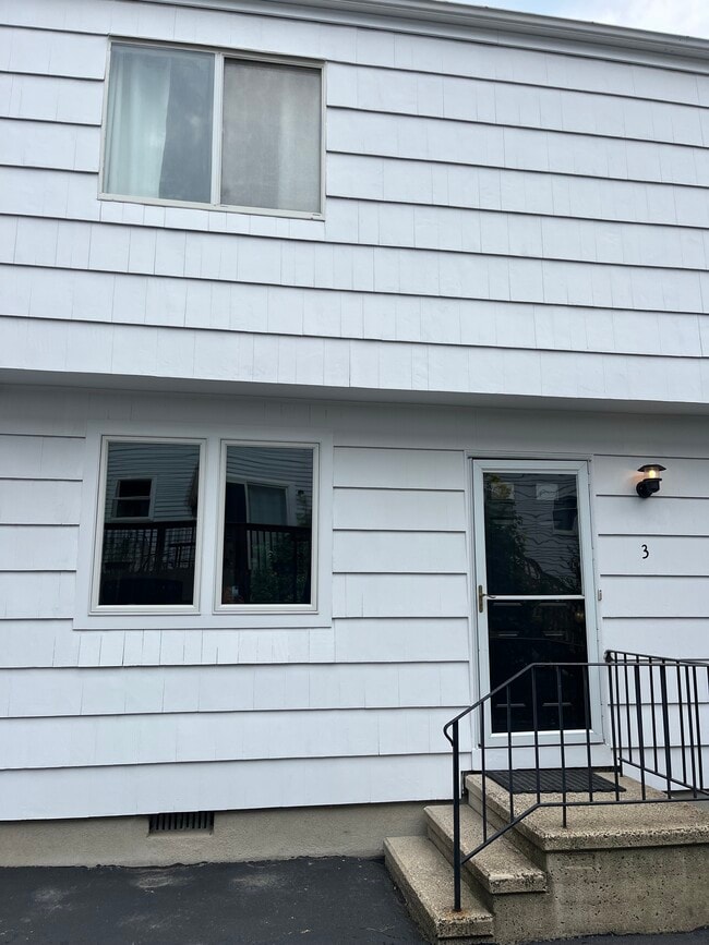 Building Photo - 426 Courtland Ave Unit 3 Rental
