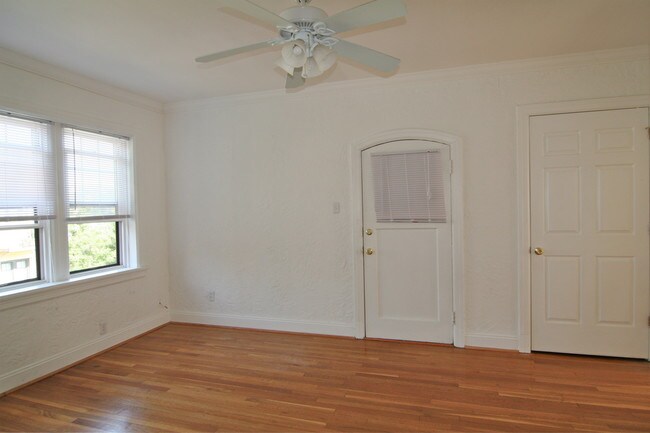 7334-40 Forsyth Blvd. 1 Bed Living Room - 7334-40 Forsyth Blvd.