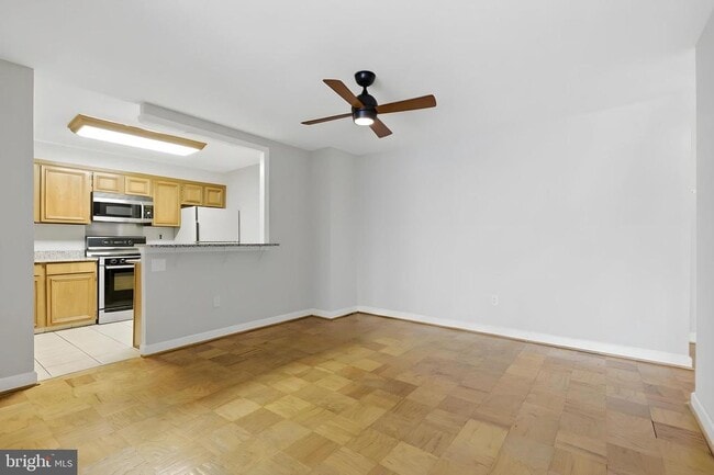 Building Photo - 1300 Army Navy Dr Unit 815
