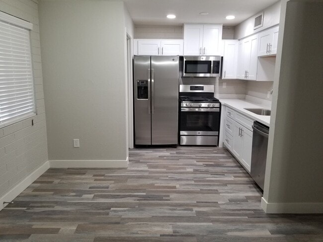 Photo - 3214 N 68th St Unidad #2