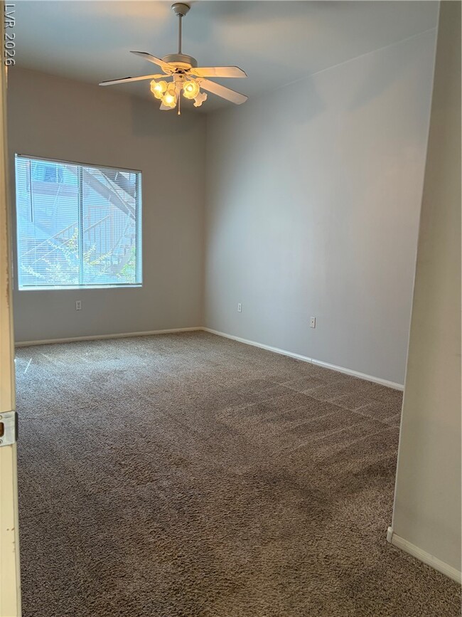 2305 W Horizon Ridge Pkwy Unit 1814