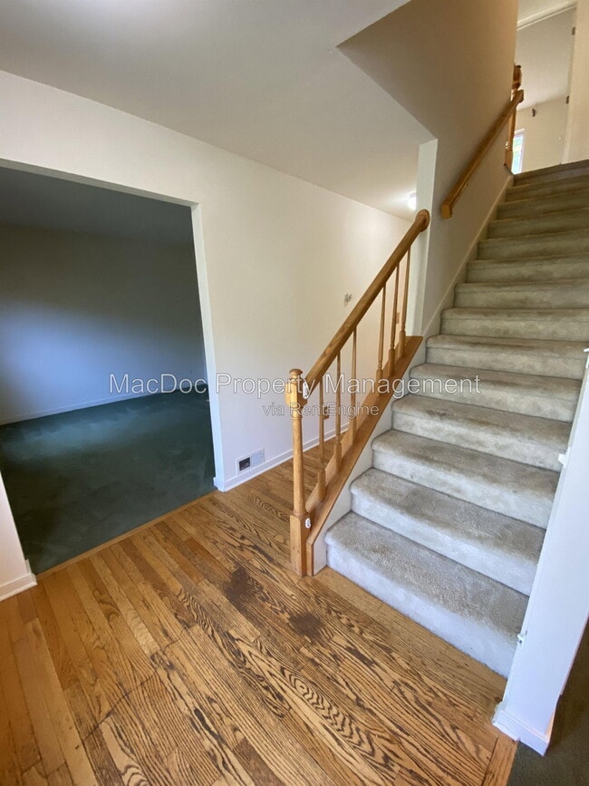 Photo - 9 Brown Cir