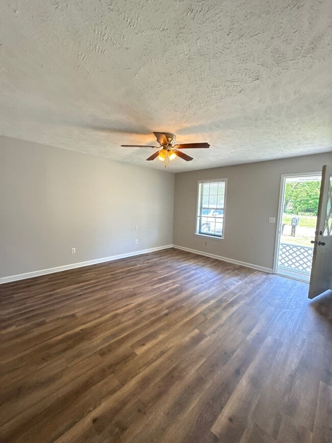 Photo - 319 N Bond Ave