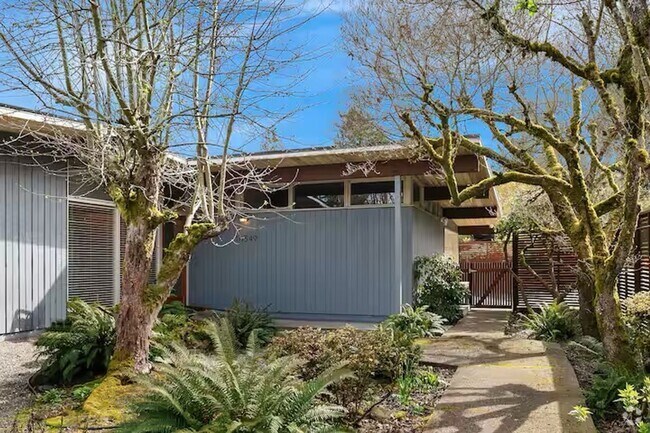 Building Photo - Sheridan Heights - Lake Forest Park House