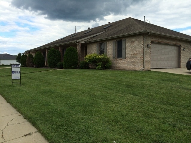 Spacious 3 Bedroom 2 Bath - Spacious 3 Bedroom 2 Bath House