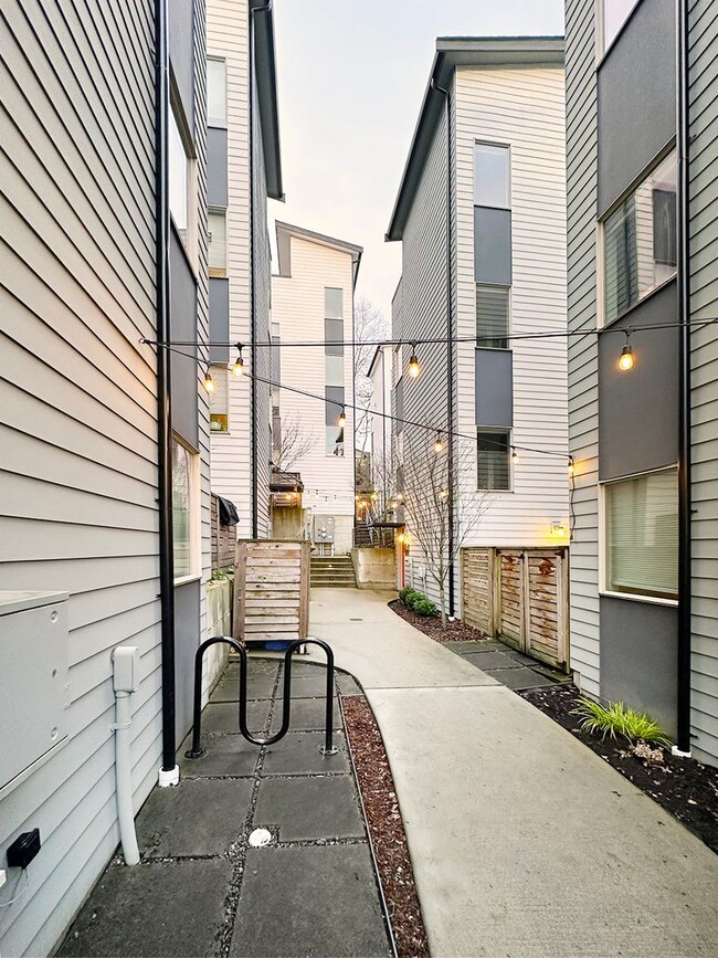 Photo - 3bd/2ba Seattle Townhome