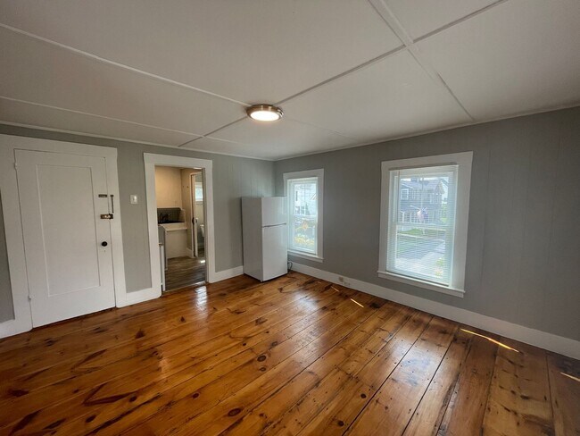 Photo - 21 Perley St Unit B