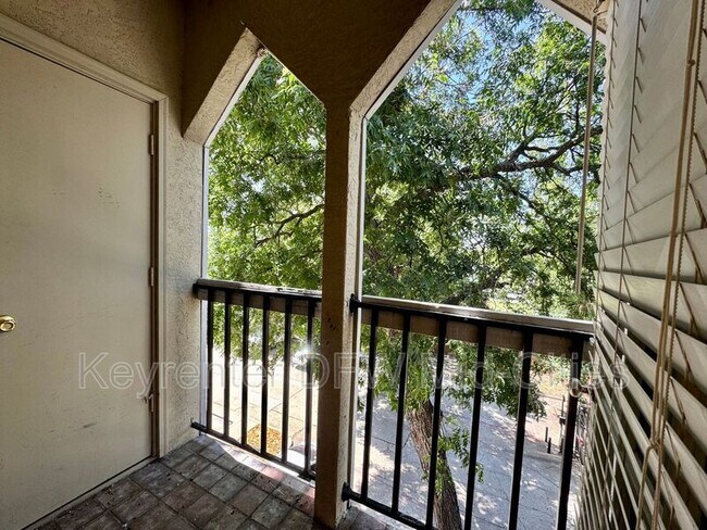 Photo - 4800 W Lovers Ln