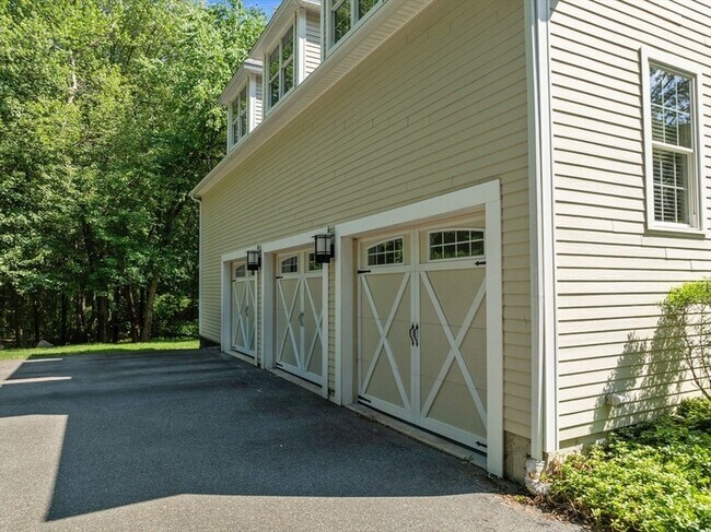 Photo - 93 W Goulding St