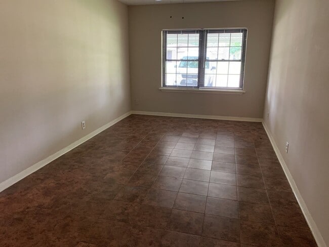 Photo - 618 Overbluff St