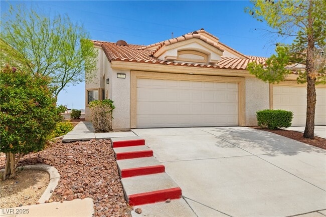 Photo - 855 N Stephanie St Townhome
