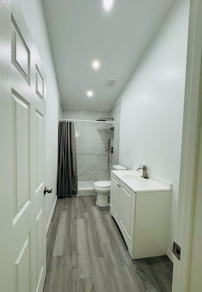 Photo - 536 Cheshire Way