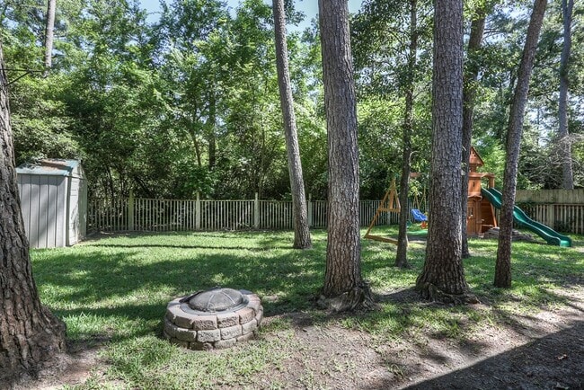 Photo - 24 Edgewood Forest Ct