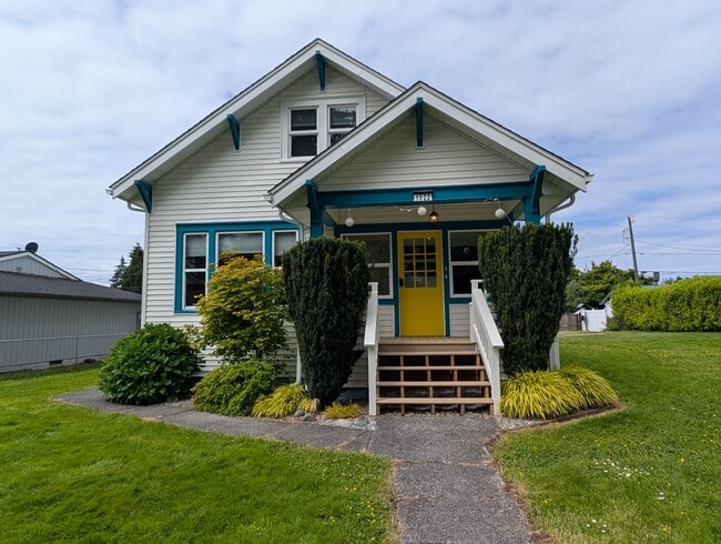 Building Photo - 2Bd/1Ba Everett Condo Unit B