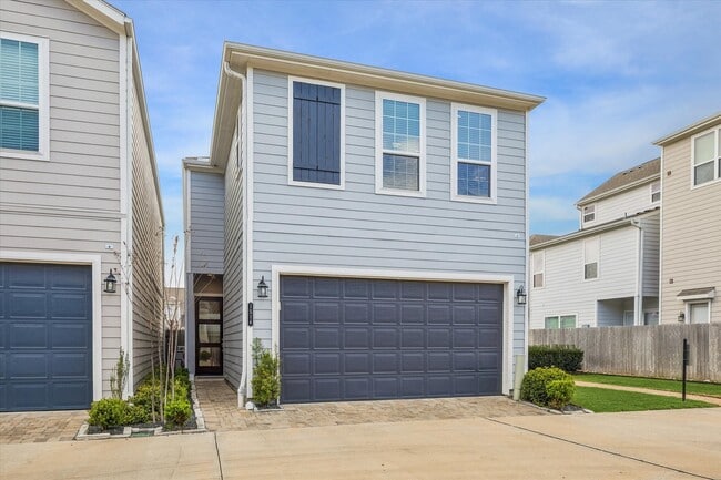 Building Photo - 1514 Canter Bayou Way