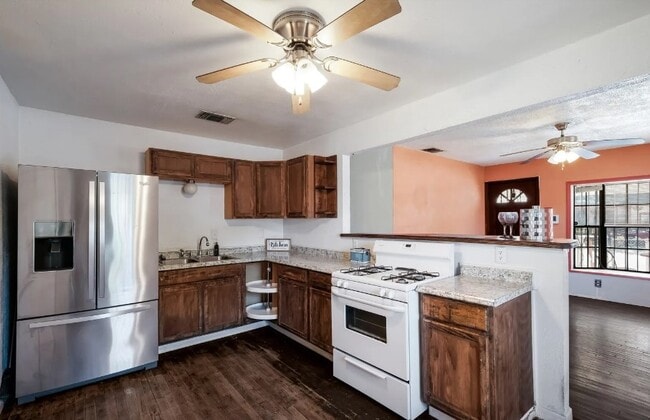 Photo - 1223 Santiago St