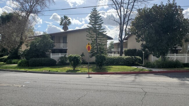 Photo - 818 Mountain View Ave Townhome
