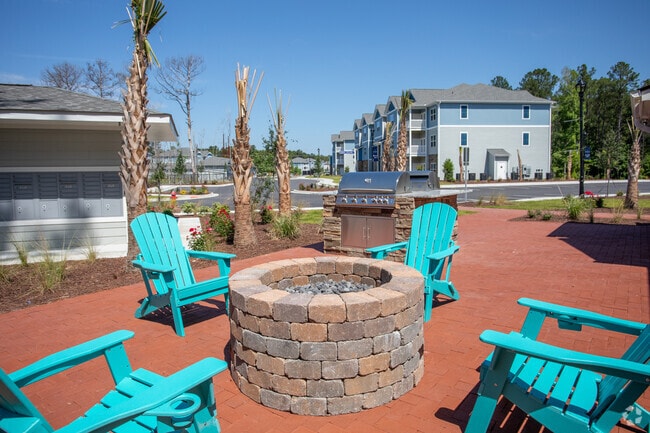 Gas Grills and Firepit - Sidbury Crossing