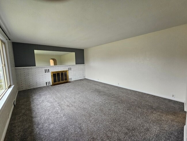 Photo - Beautiful Four Bedroom House with Dogs Considered