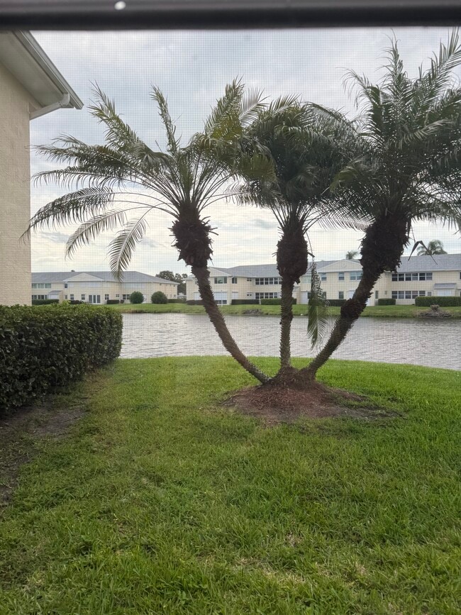 Photo - 625 W Lake Jasmine Cir Unit G-109