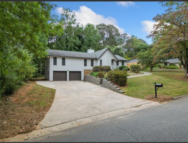 Photo - 1315 Shiloh Trail E Northwest