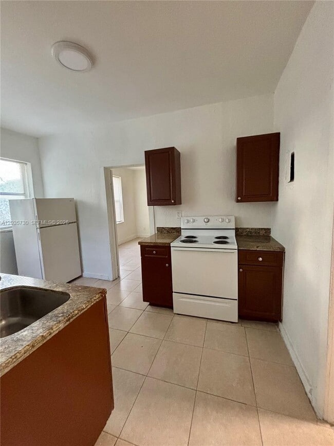 Photo - 1060 NW 47th St Unit 7