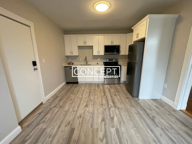 Building Photo - 54 Alpha Rd Unit 2TS