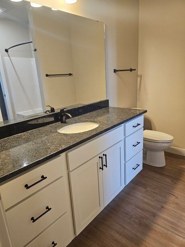 Photo - 880 N Main Apartments