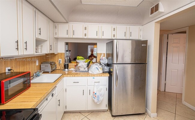 Photo - 3531 Inverrary Dr Unidad 108