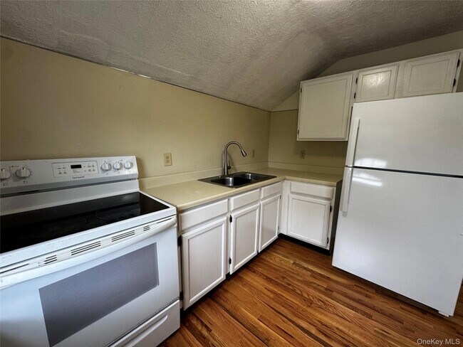 Photo - 205 Union St Unit 2