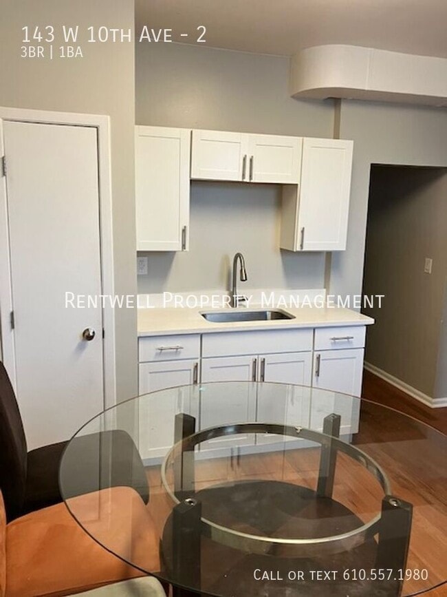 Photo - 143 W 10th Ave Unit 2