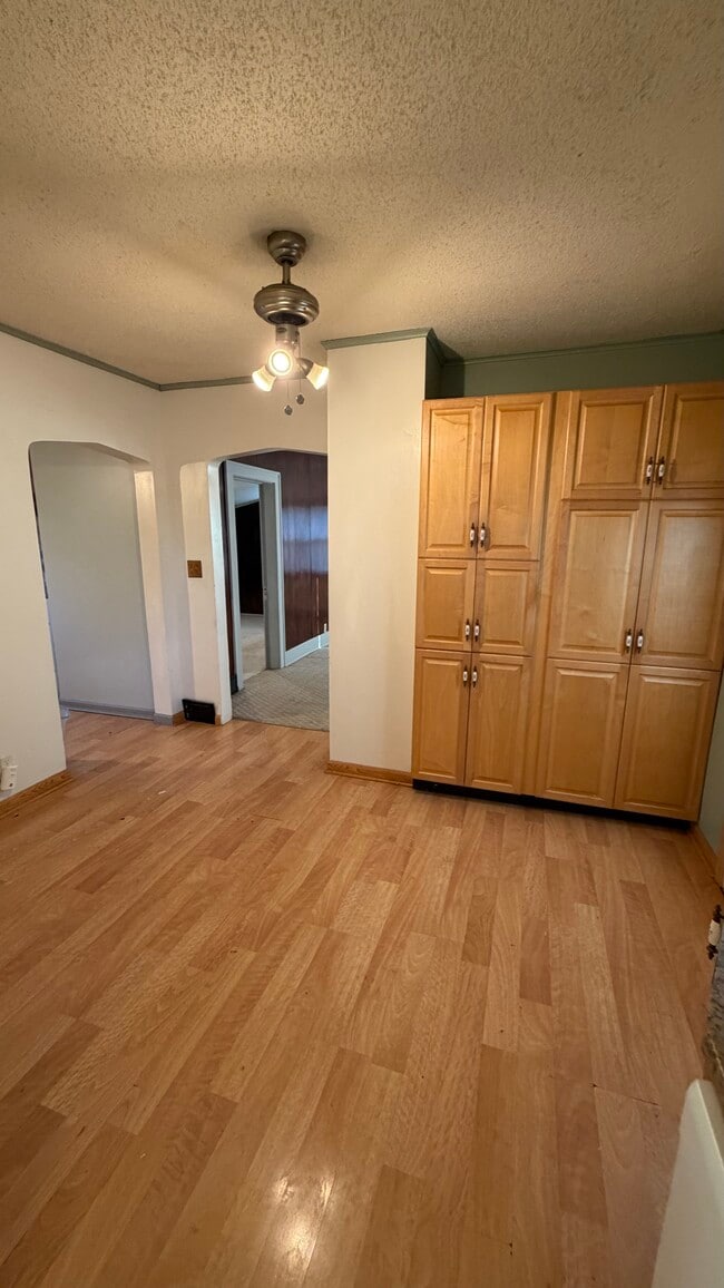 Photo - 119 7th Ave NE