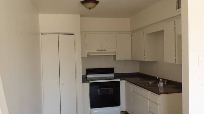 Photo - 2Br/1Ba Updated South Scottsdale Apartment Unit 1