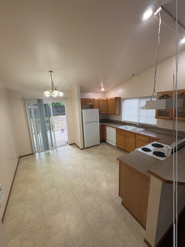 Photo - 9101 Boulder Ln SE