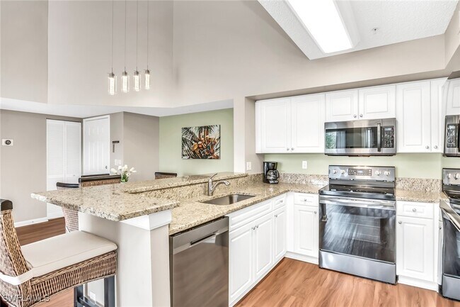 Photo - 1250 Wildwood Lakes Blvd Unidad 305