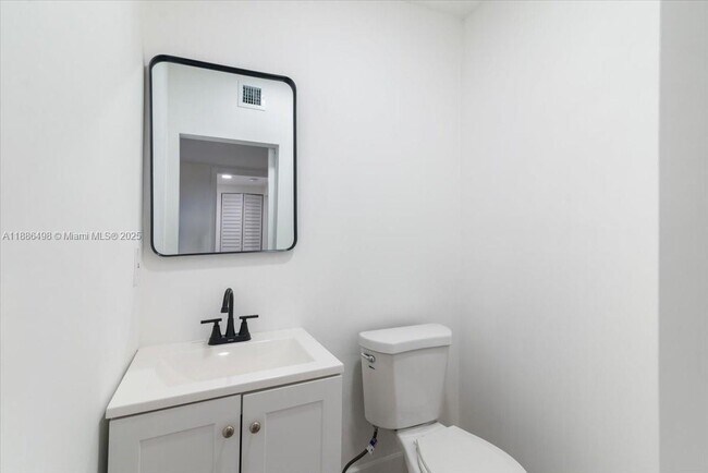 Photo - 1120 NW 106th St Unidad 1