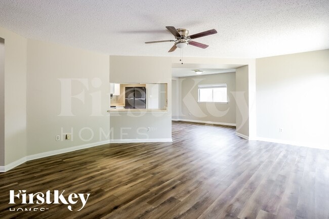 Photo - 5415 Colton Creek